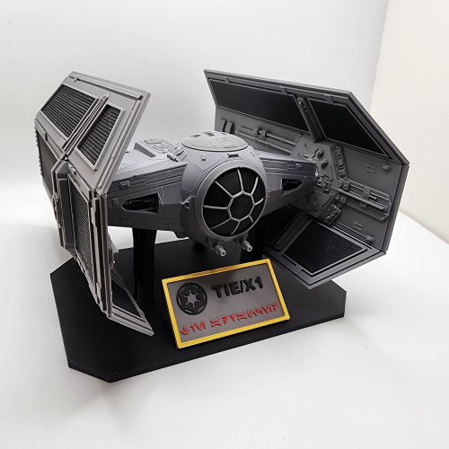 Tie Advanced X1 de Colección para armar